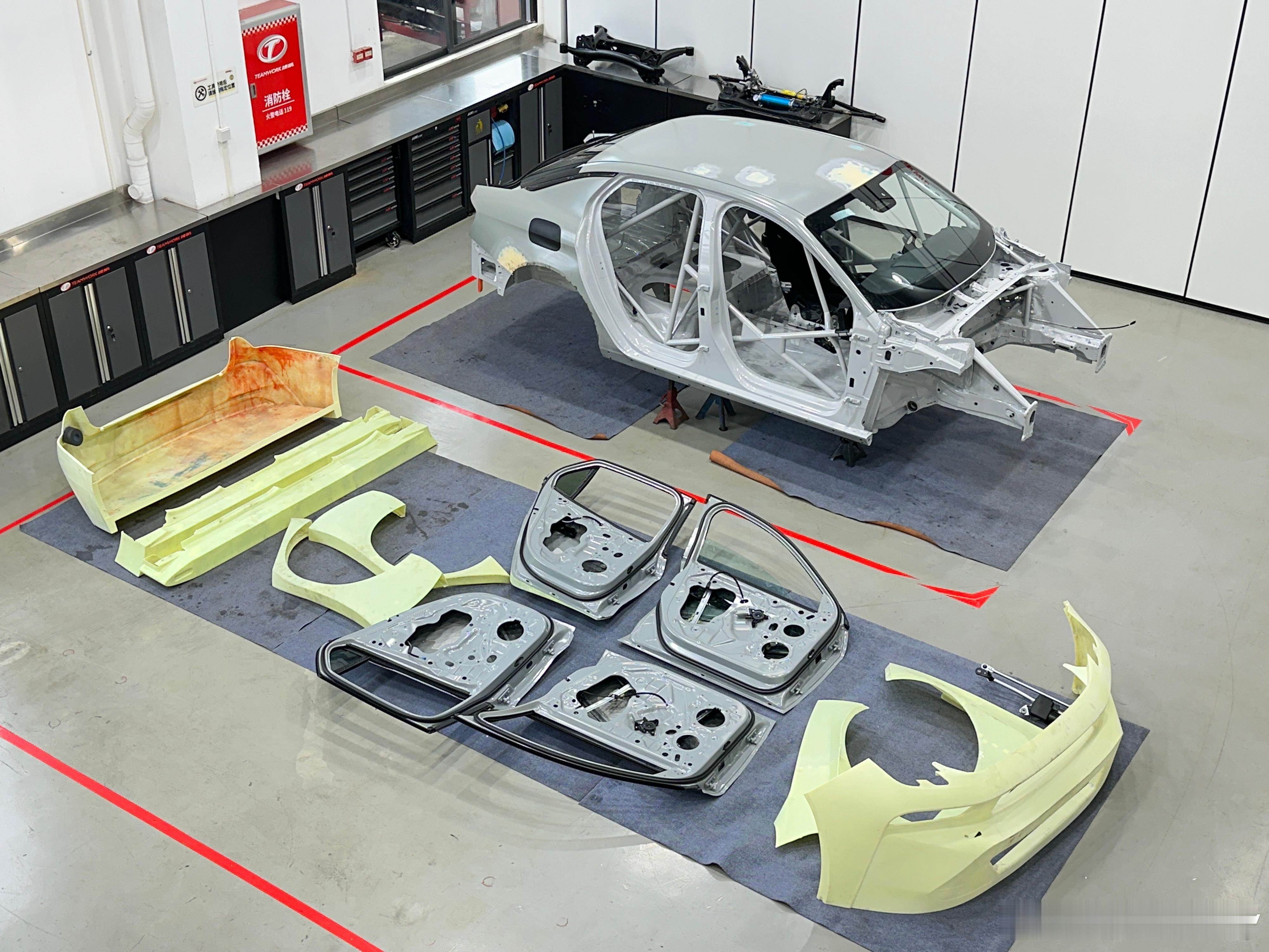 新赛车来喽～ 中国首款自研量产tcr赛车亮相