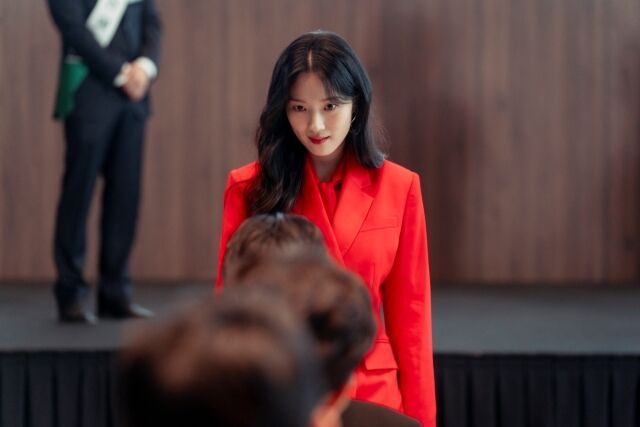 SBS新金土剧虽然从今天开始是人类 公开金惠奫 剧照。该剧讲述担心成为人类而远离