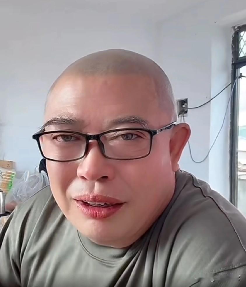 驴爸讲述和三驴妈这几年生活的心酸，思想有代沟，现在我俩打电话也吵架，我在互联网干