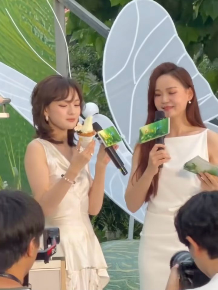 羡慕上海姐妹 能看到文淇还能吃到好吃的geelato🥹文淇的造型跟🍦一样清清