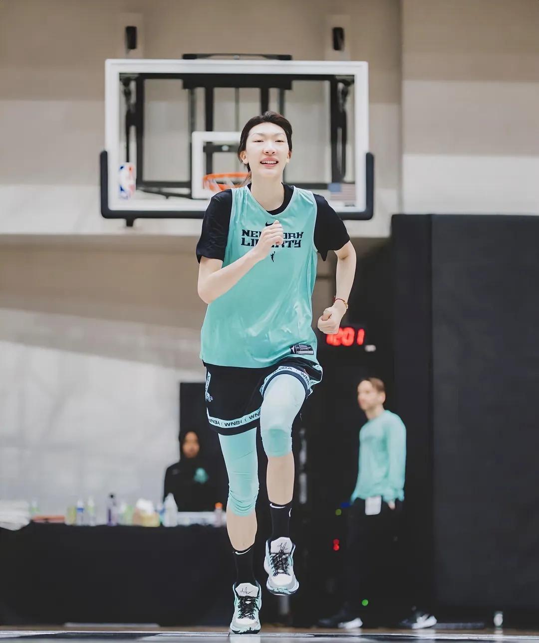 中国体坛20大成功留洋巨星：
1、姚明—————--nba火箭队
2、范志毅——