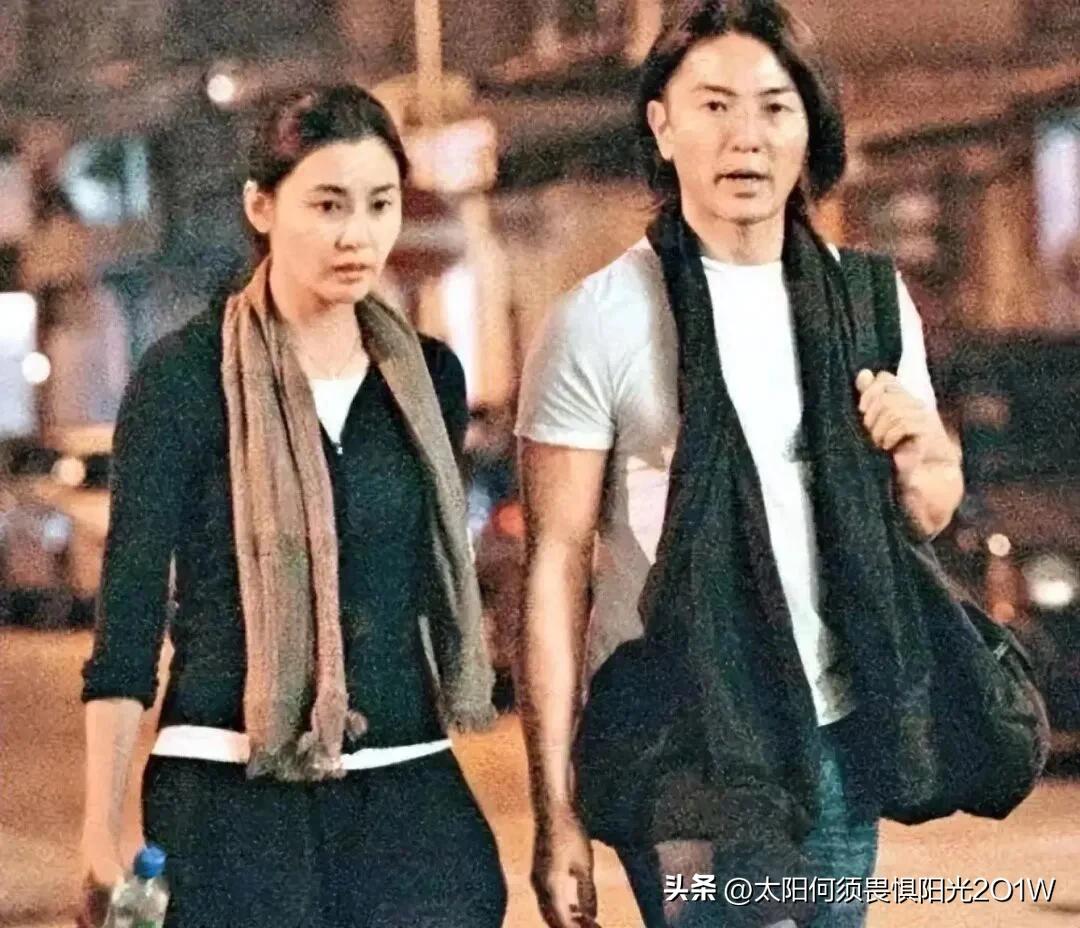 她十七岁参演三级片，没家世没文化，打败双琪嫁香港影帝。
蒙嘉慧的名字可能很多观众