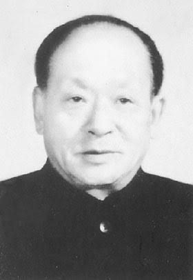 1957年，毛主席视察武汉，得知曾救过自己性命的王盛荣只是个副处长，勃然大怒，当