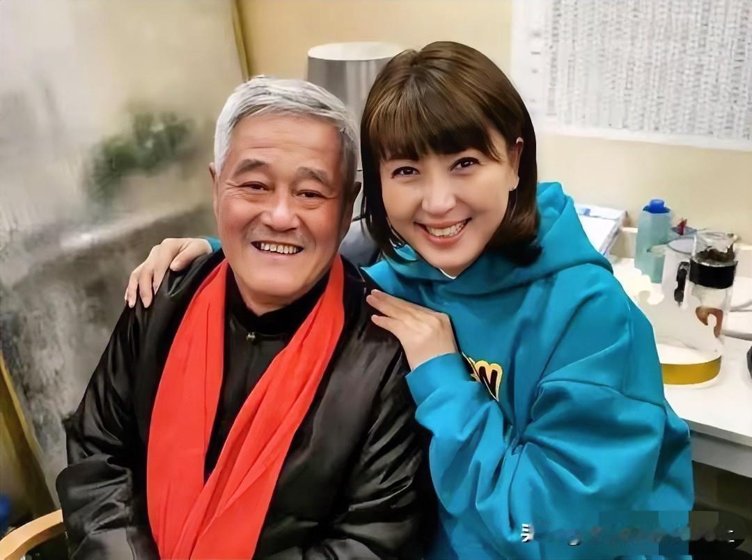 这个社会本来就是分层的。明星们的收入，一直比较高。那个圈层的生活，是咱普通老百姓