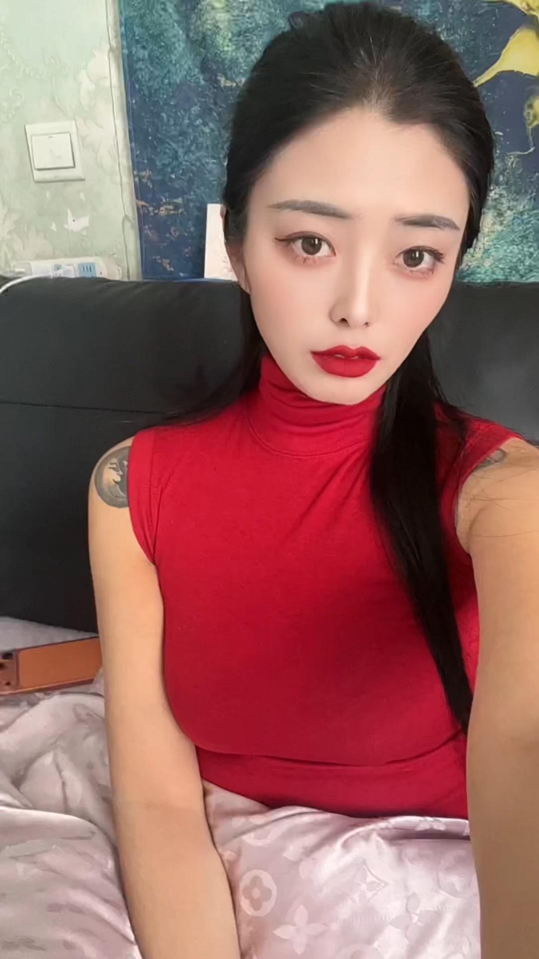 我想 自己这一页 应是明媚自由 步履生花 我细数我珍重 ...