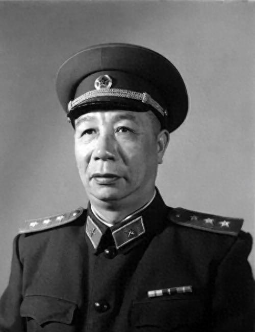 因聂荣臻严厉处罚陈士榘禁闭一个月，陈士榘向总理反映称有人按规定应当关押八千年？