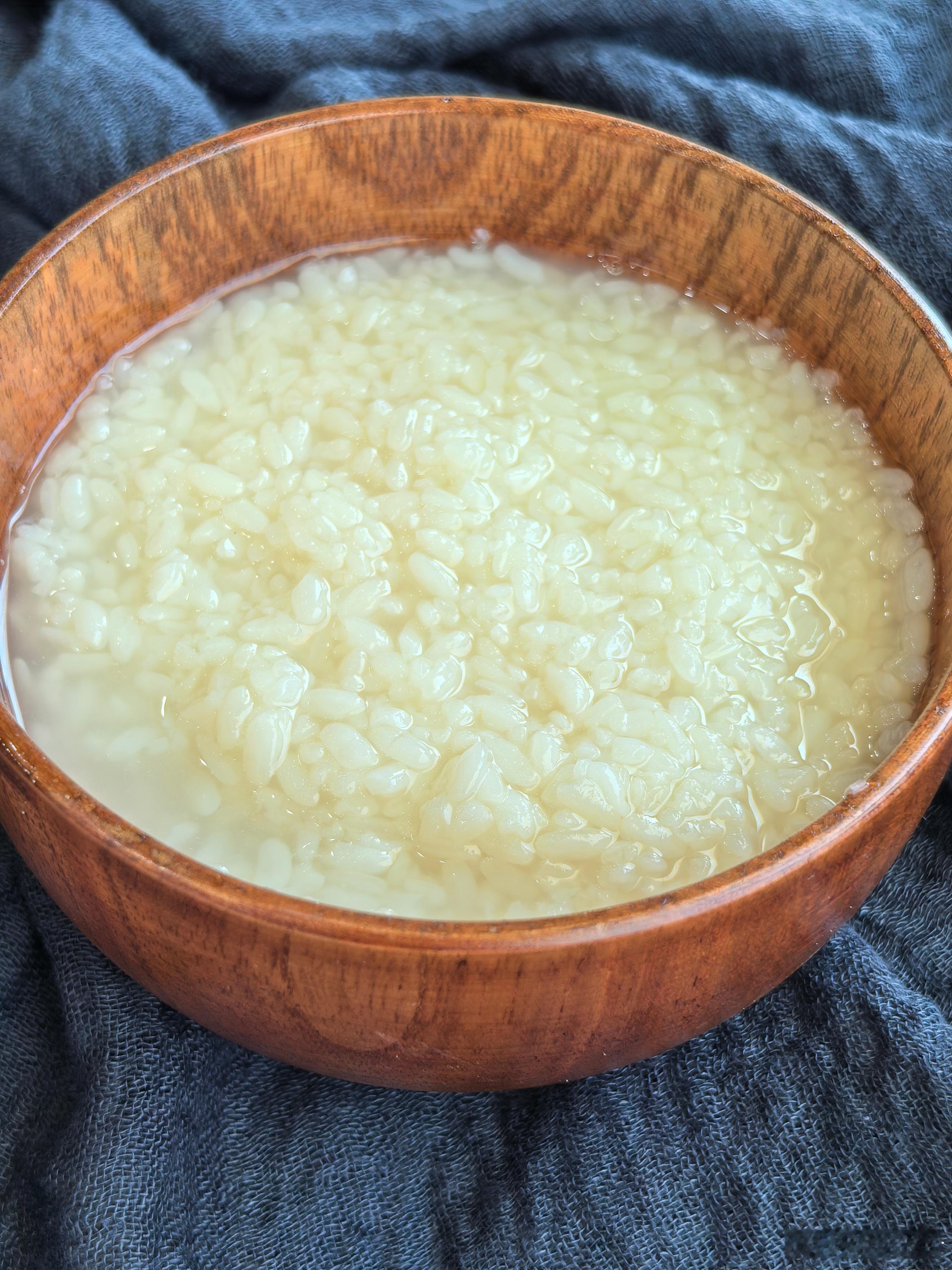 来自云南的手工糯米醪糟，很适合冬天准备早餐，煮个醪糟蛋和小汤圆暖暖胃，配料表干净