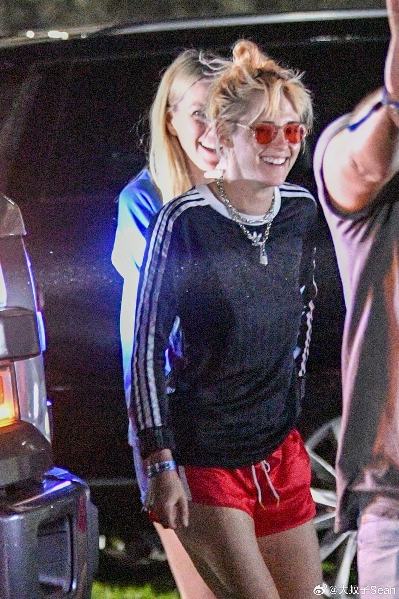 Kristen Stewart克里斯汀斯图尔特和老婆Dylan Meyer还有好