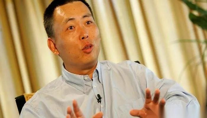 我今天看到一张图，差点把手机扔了。
2011年。苹果。13块7毛5一股。
段永平