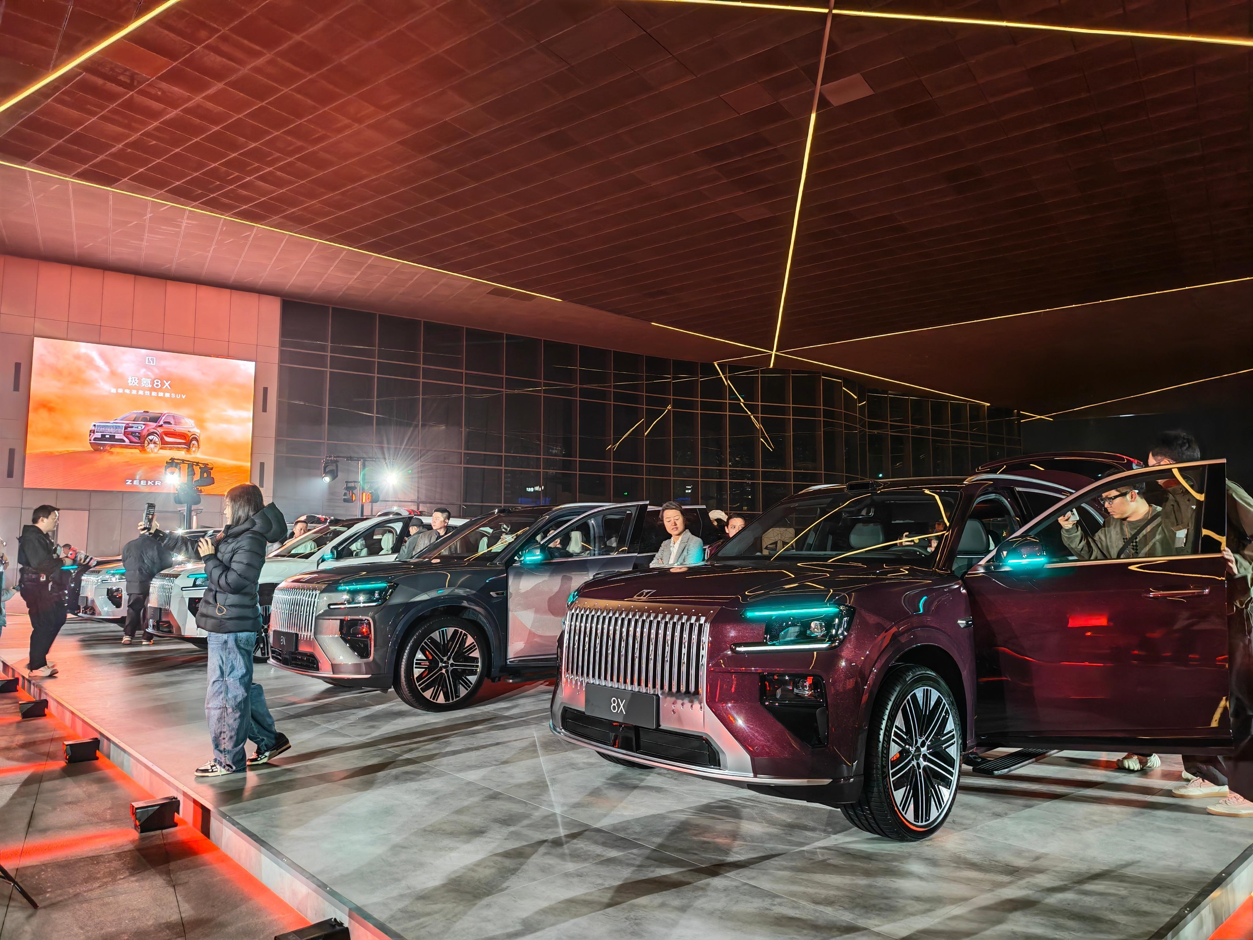 兄弟们，极氪8X内饰好有感觉啊，又想买车了