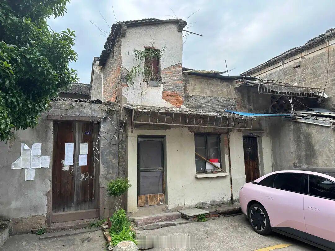 紧邻宁波月湖的这批老房子启动收购签约 5月7日，宁波月湖东区文旅空间焕新项目房屋