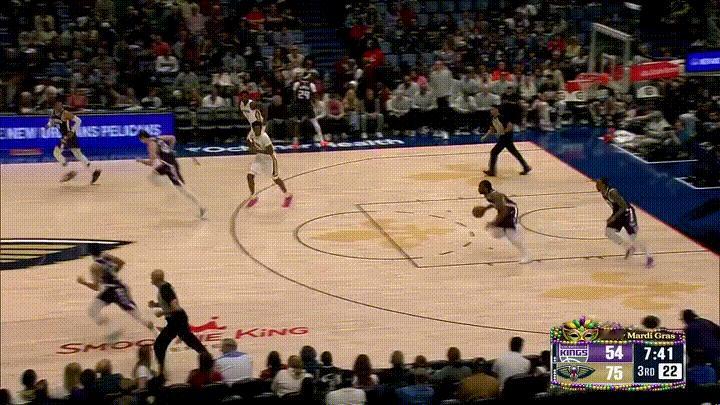 国王球星威斯布鲁克真是让人热血沸腾！在今天进行的国王和鹈鹕的比赛中，当时比赛进行