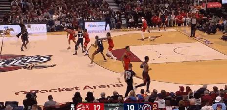 斯特鲁斯三分！！打进！！ 