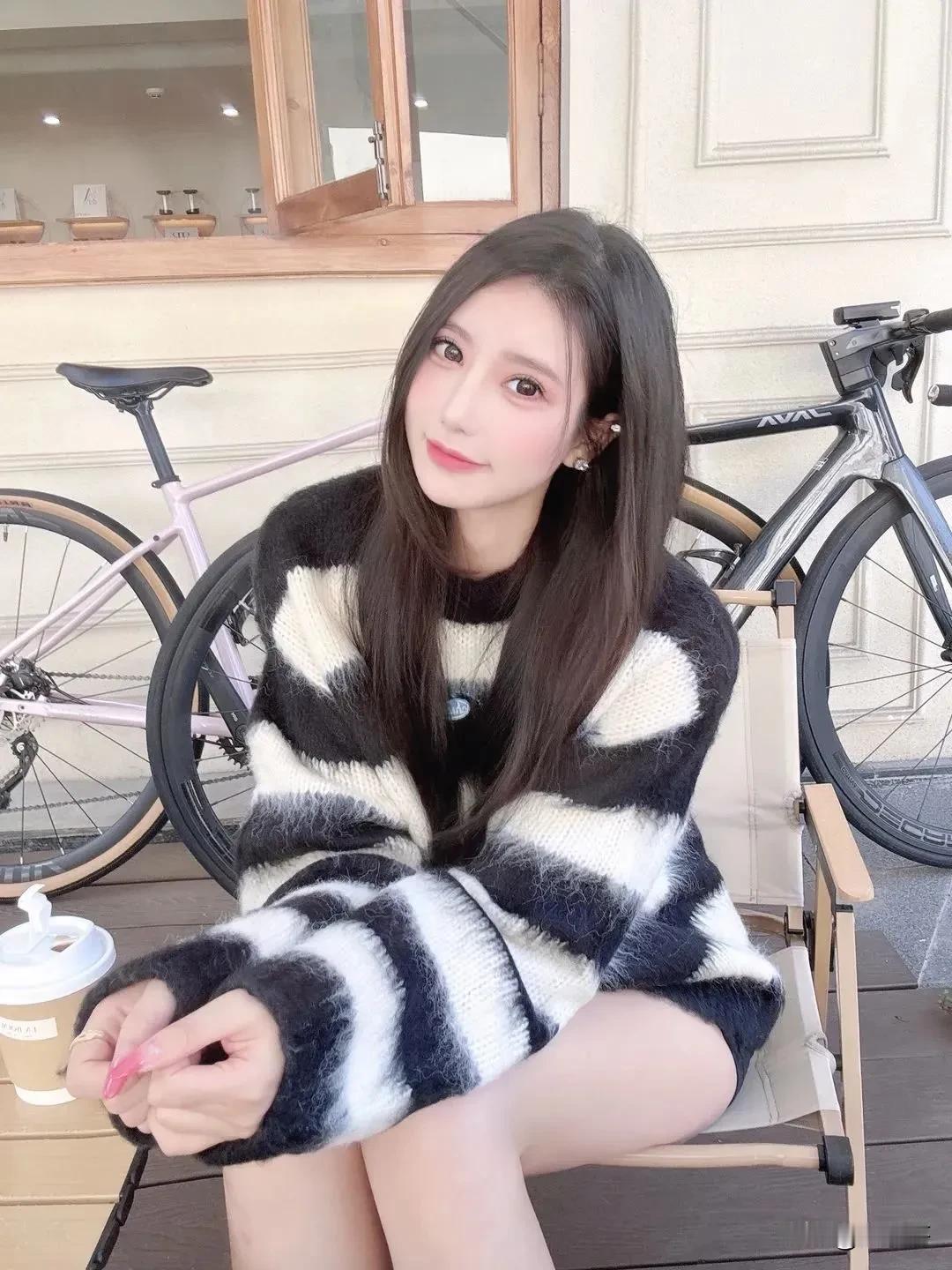 晒图笔记大赛真是不怕冷，有点阳光就敢大冬天光腿出门[吃瓜群众]