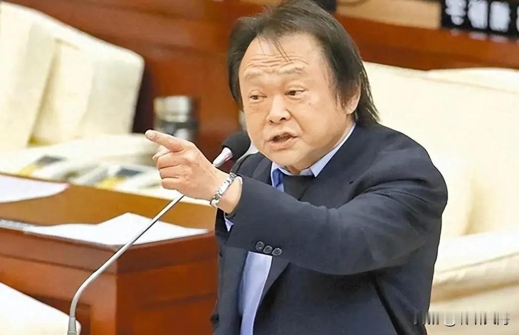 台湾民进党立委王世坚又开始作妖了，上演贼喊捉贼的大戏！

公然叫嚣：“大陆竟然把