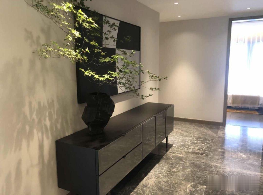 魔都房房房|九庐三期开始电梯内做广告了，入市还会远吗？