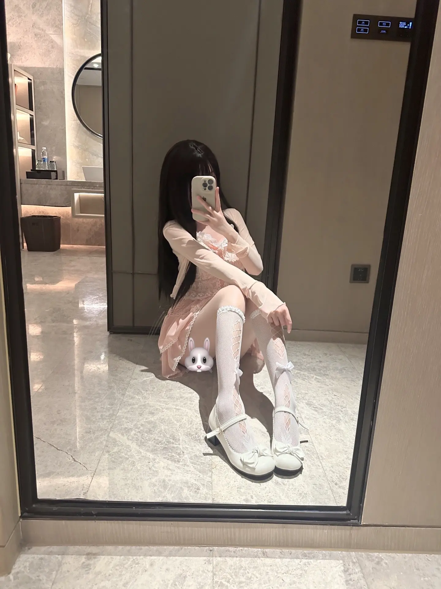听着时钟tic tok tick tok tic 我们的关系越来越紧密