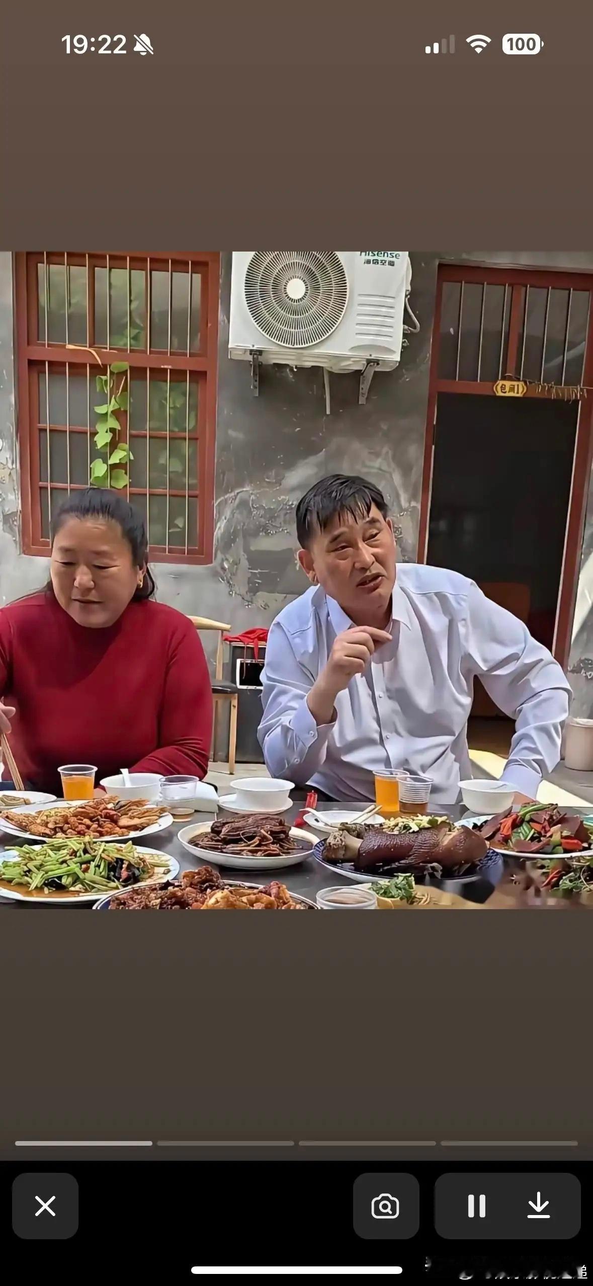 我终于发现，朱之文能火的原因了。不是因为他商演一直不涨价，也不是因为他能吃苦，而