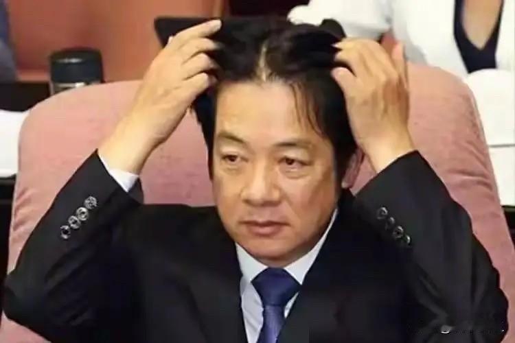 有时候国际关系，真的没有镜头下的剑拔弩张——只有冷冰冰的一句“护照无效”，只剩机