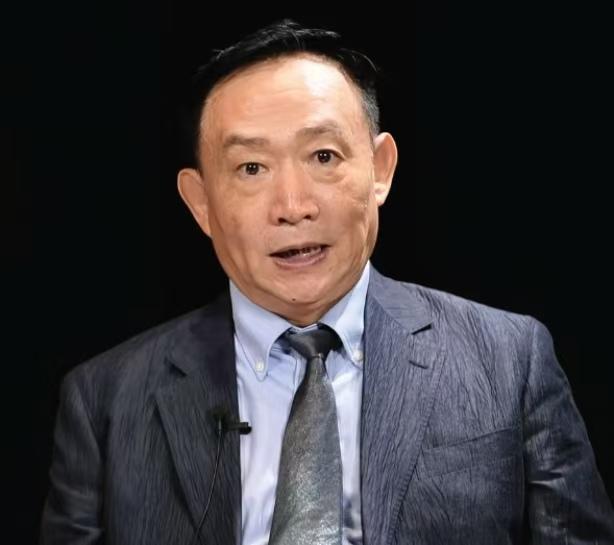 很多人看待大国博弈，目光大多聚焦在战机军舰、外贸博弈这些明面的较量。

很少有人