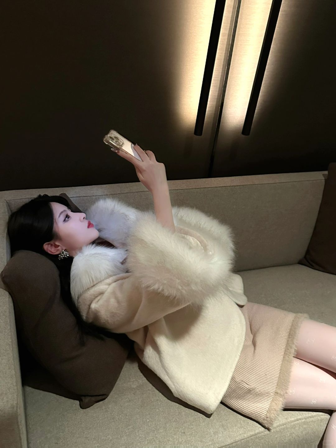 她一次也没有回头