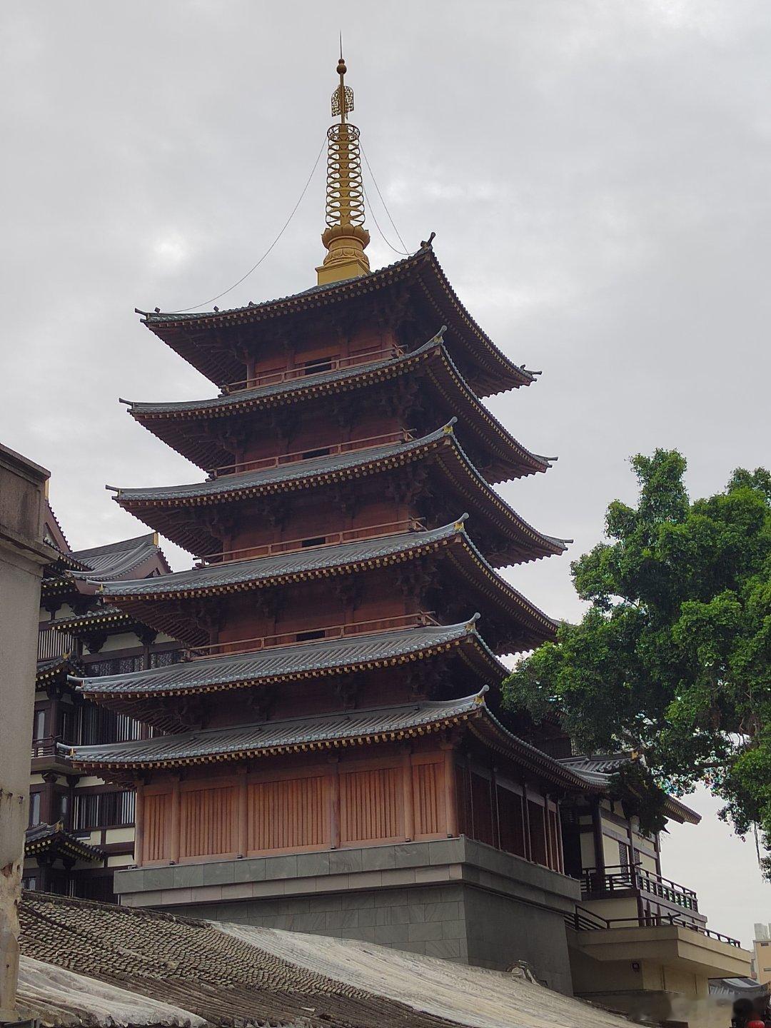 郭威为何定国号为周？简单来说，郭威出身卑微，且是篡逆，并非起义。他为了淡化“篡逆