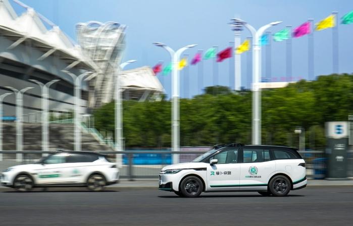 萝卜快跑“街头罢工”，无人驾驶出租车真的好吗？百度旗下Robotaxi（无人驾驶