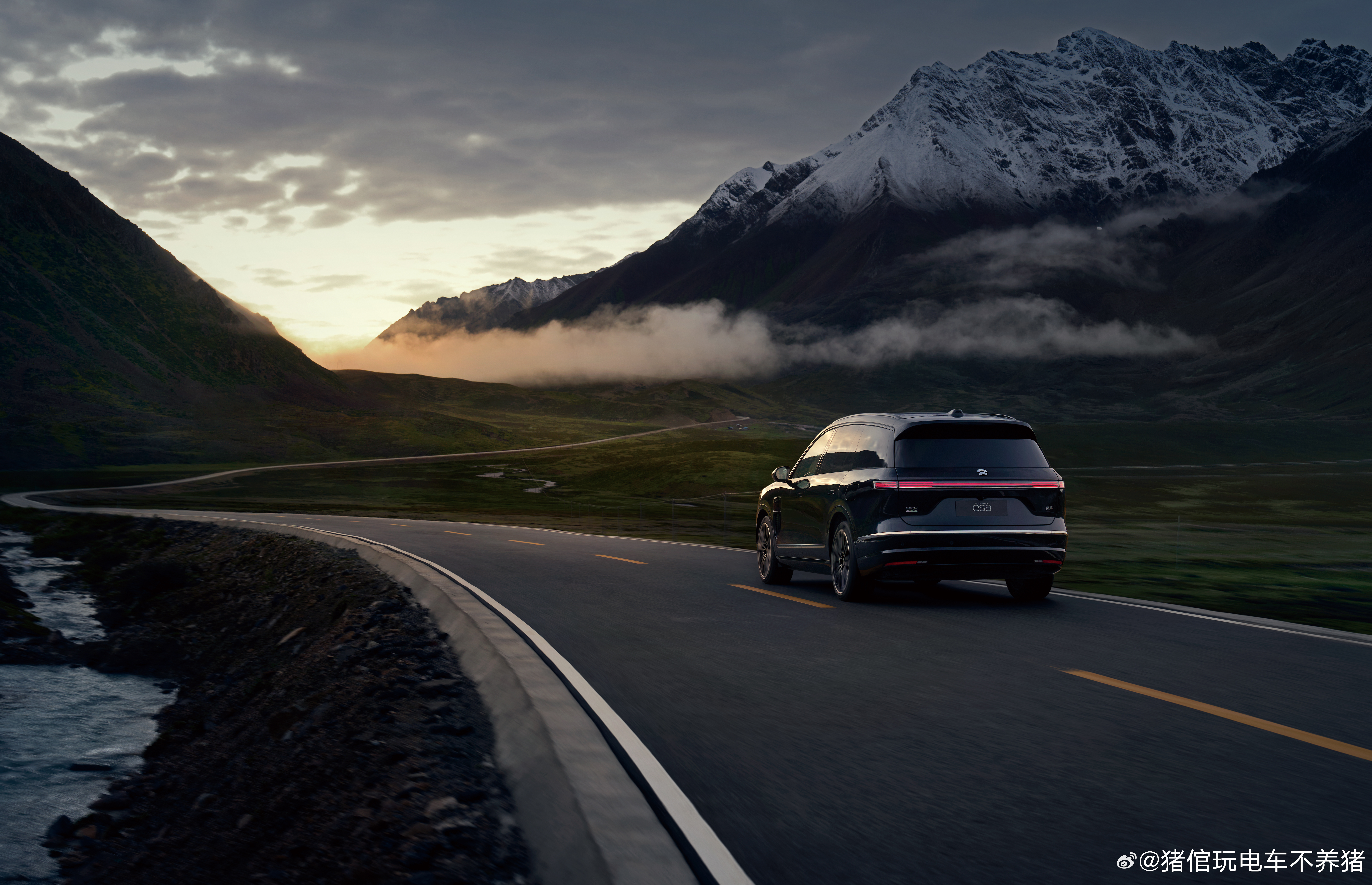 蔚来全新ES8到底算不算标杆？这么说吧，目前所有发布的大三排SUV，用户都要拿E