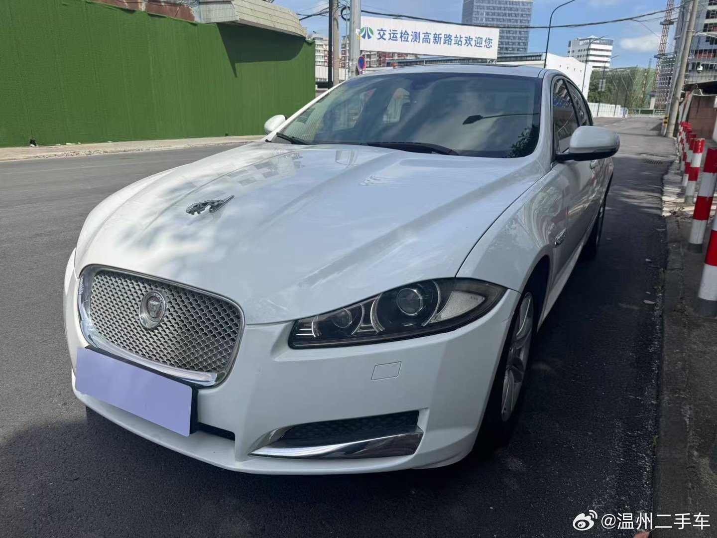 14年7月进口捷豹XF，2.0T排量旋钮挡，一手车8万公里实表，外白内黑成色很新