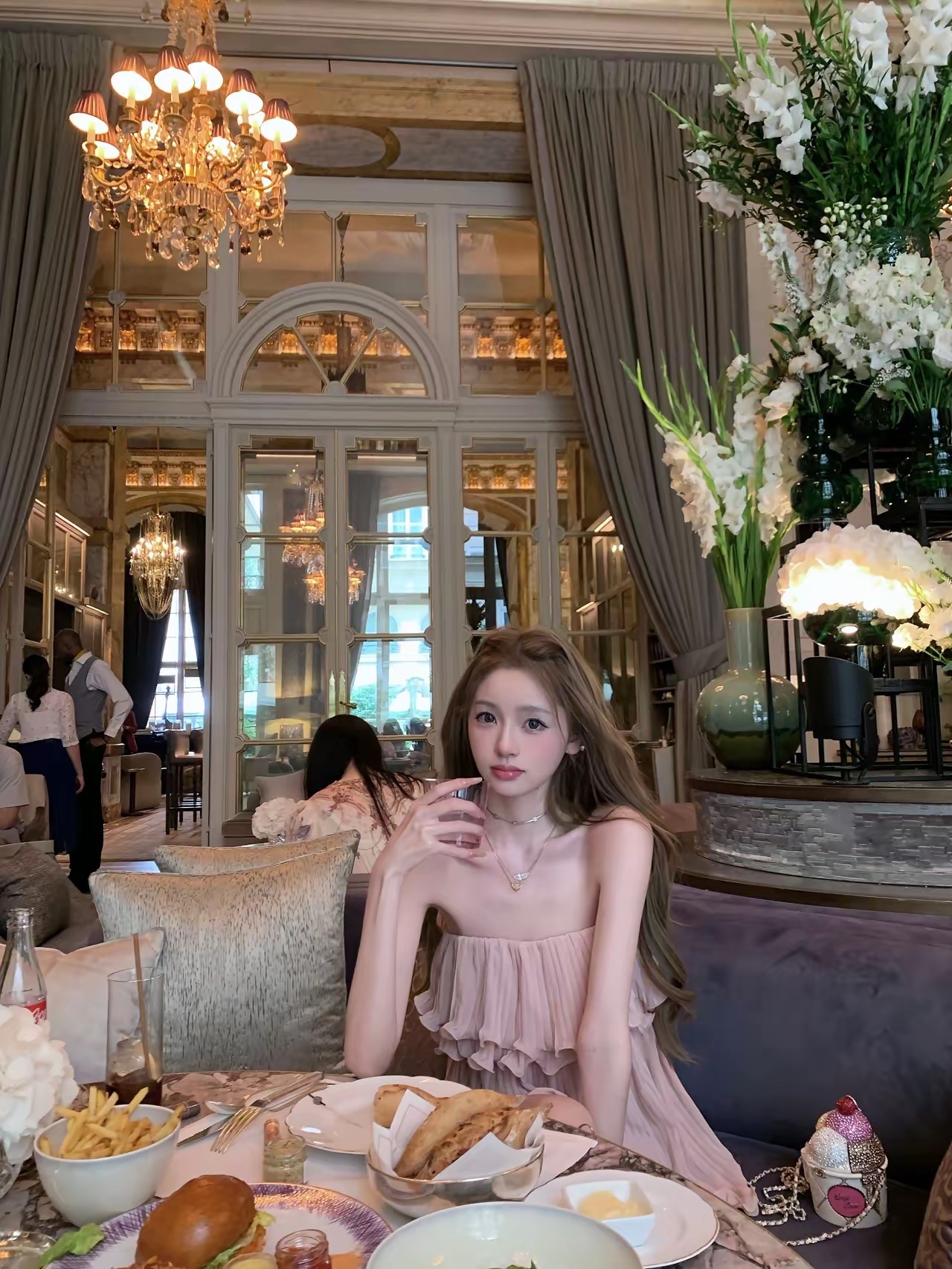 王思聪女友懒懒，首富儿子的眼光真好，年轻漂亮皮肤紧致，五官精致 
