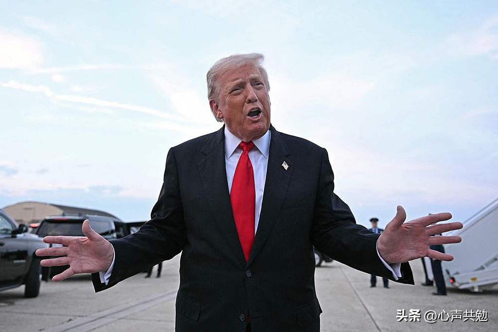 这个大饼有点大!在当地时间9日，特朗普在社交平台上发帖称，“每人至少2000美元