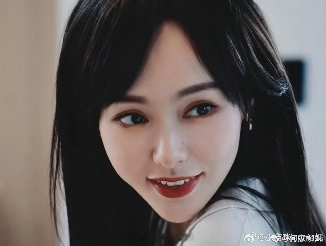 唐嫣晒爱情没有神话手写台词 追平了，剧情节奏不错。唐嫣的手写台词也好看，字和人一