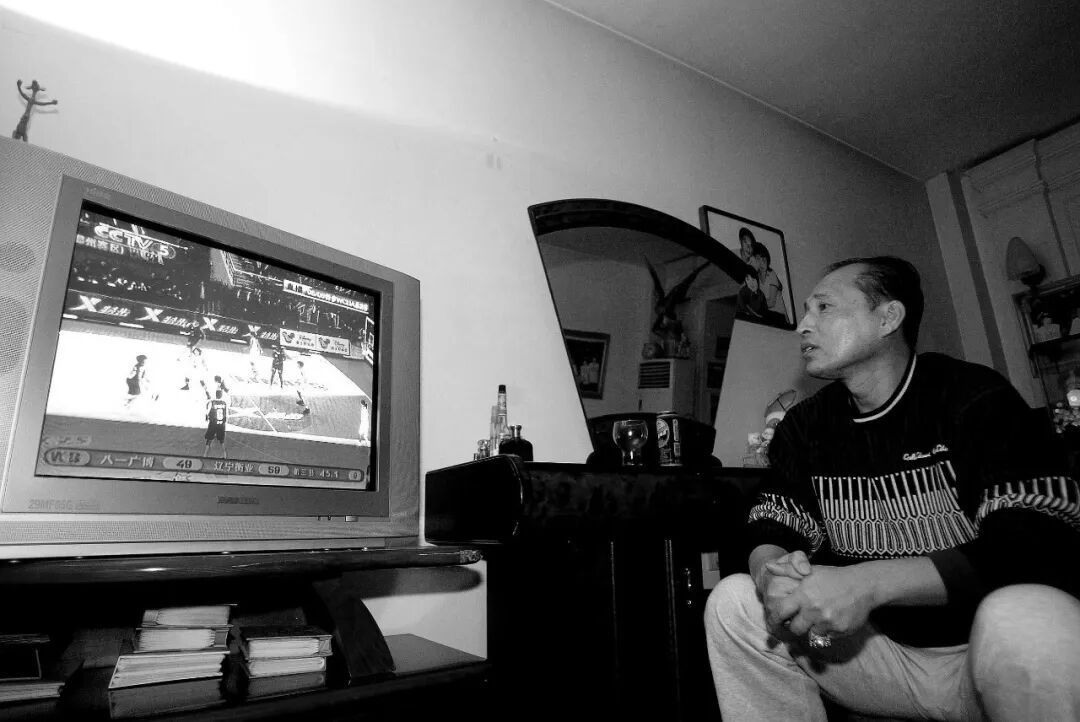 辽宁足球名宿杨玉敏去世杨玉敏球员时期，他是“十连冠”王朝的早期功臣，为开创“辽足