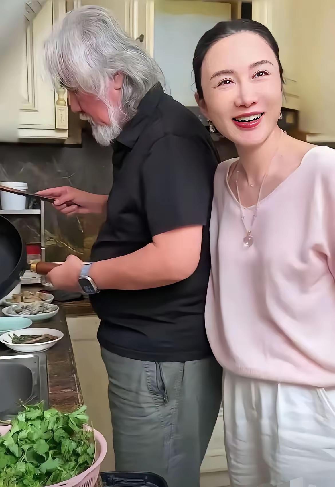 天下最辛福的女人应该是杜星霖了，找了一个比自己大37岁男人当老公，而她老公把她当