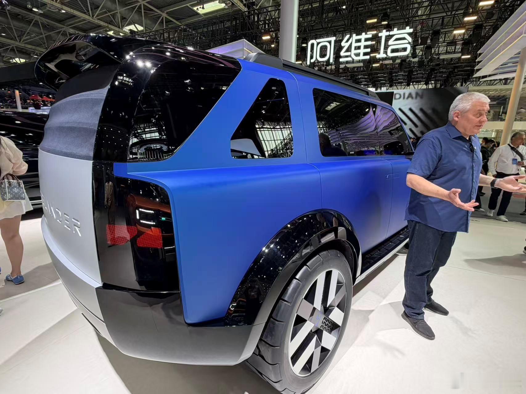 2026北京车展上，FREELANDER concept97概念车凭借“大而威猛