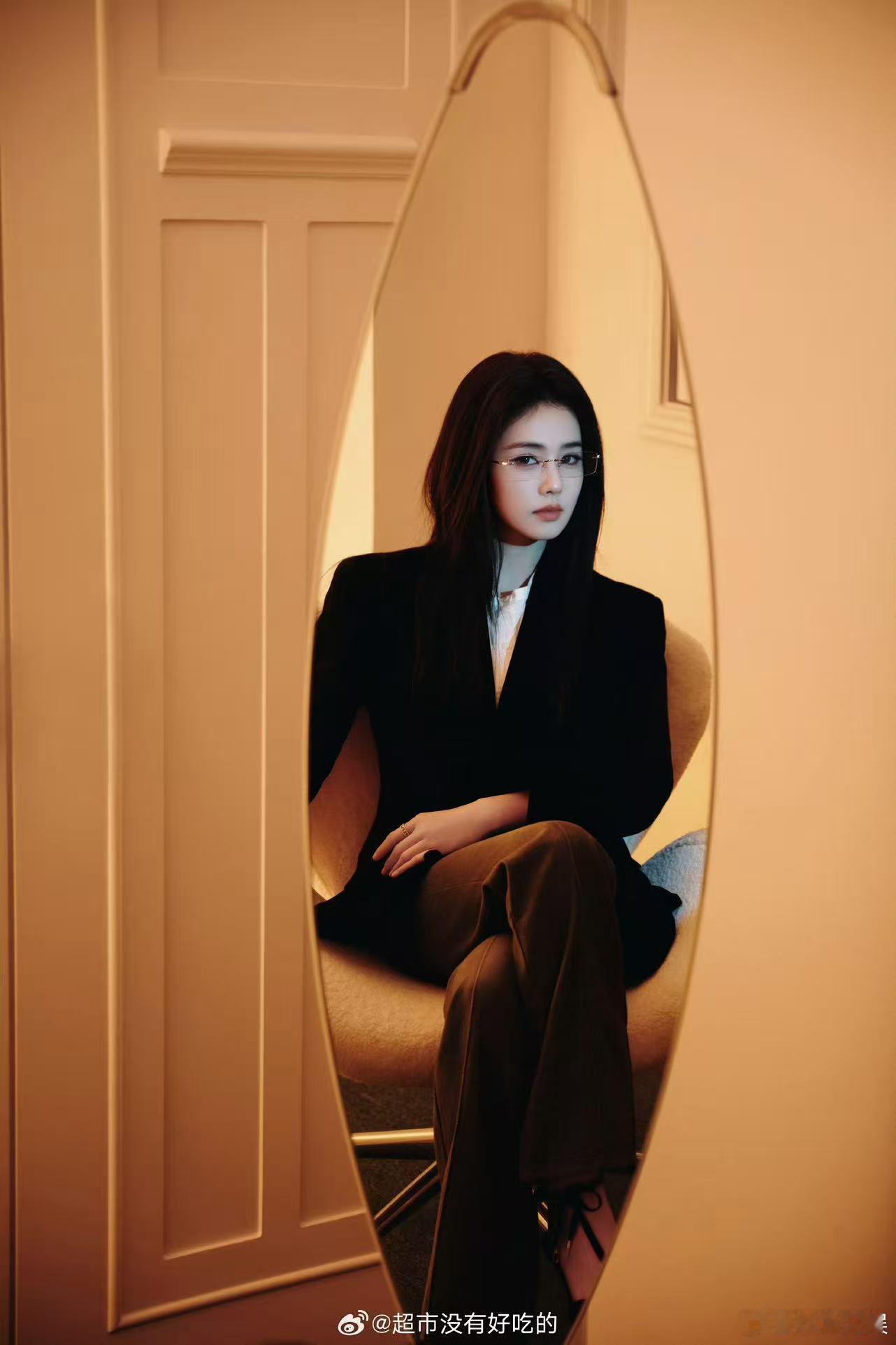 白鹿无框眼镜高智感白鹿剧宣第二套白鹿无框眼镜高智感，好帅，