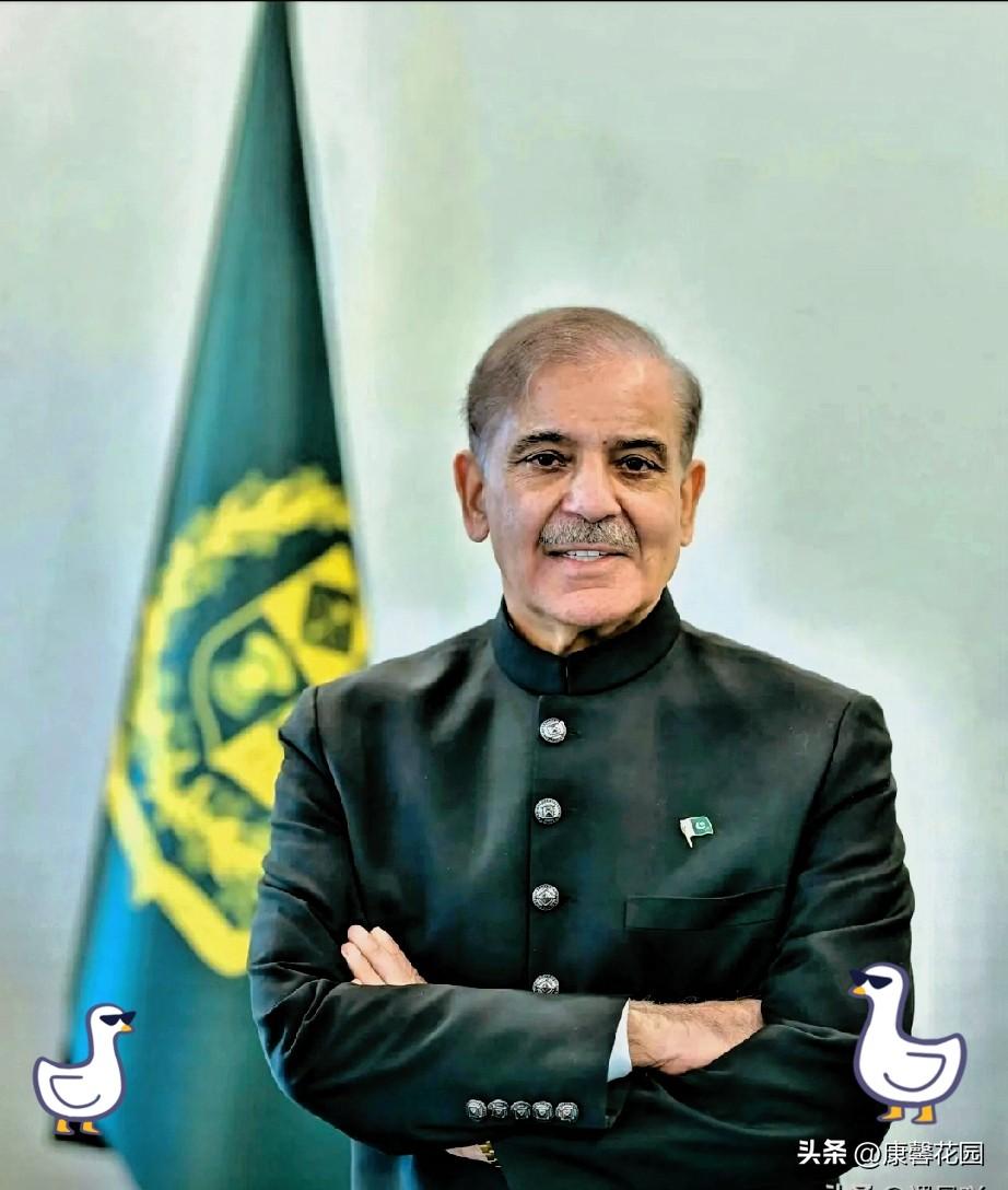 中东这盘棋，真是越下越魔幻。

老美估计都懵圈，巴基斯坦变脸比翻书还快！
3月2