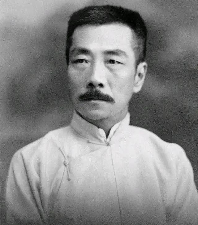 1932年，苏联将在莫斯科举办一场国际进步作家大会，写信邀请鲁迅参加。鲁迅考虑再