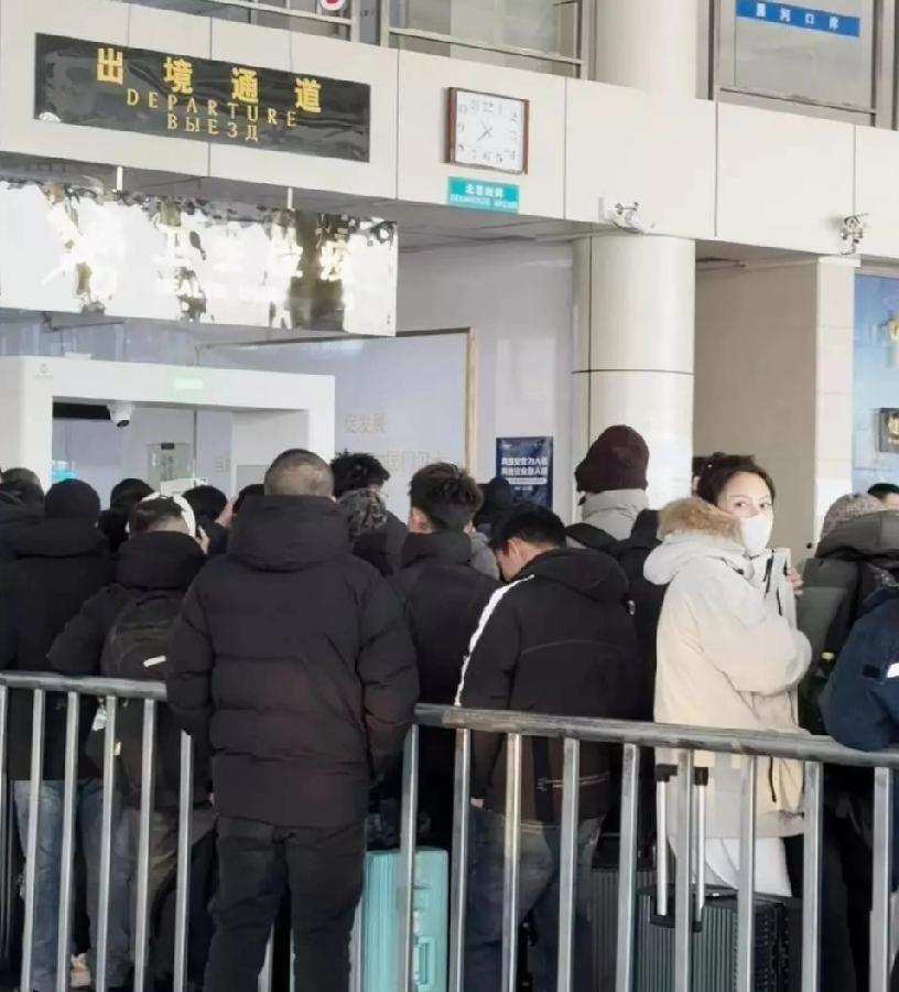 一丝一缕与惊天效应
先谈大事，中国公民可免签入境俄罗斯，12月1日已生效，游客从