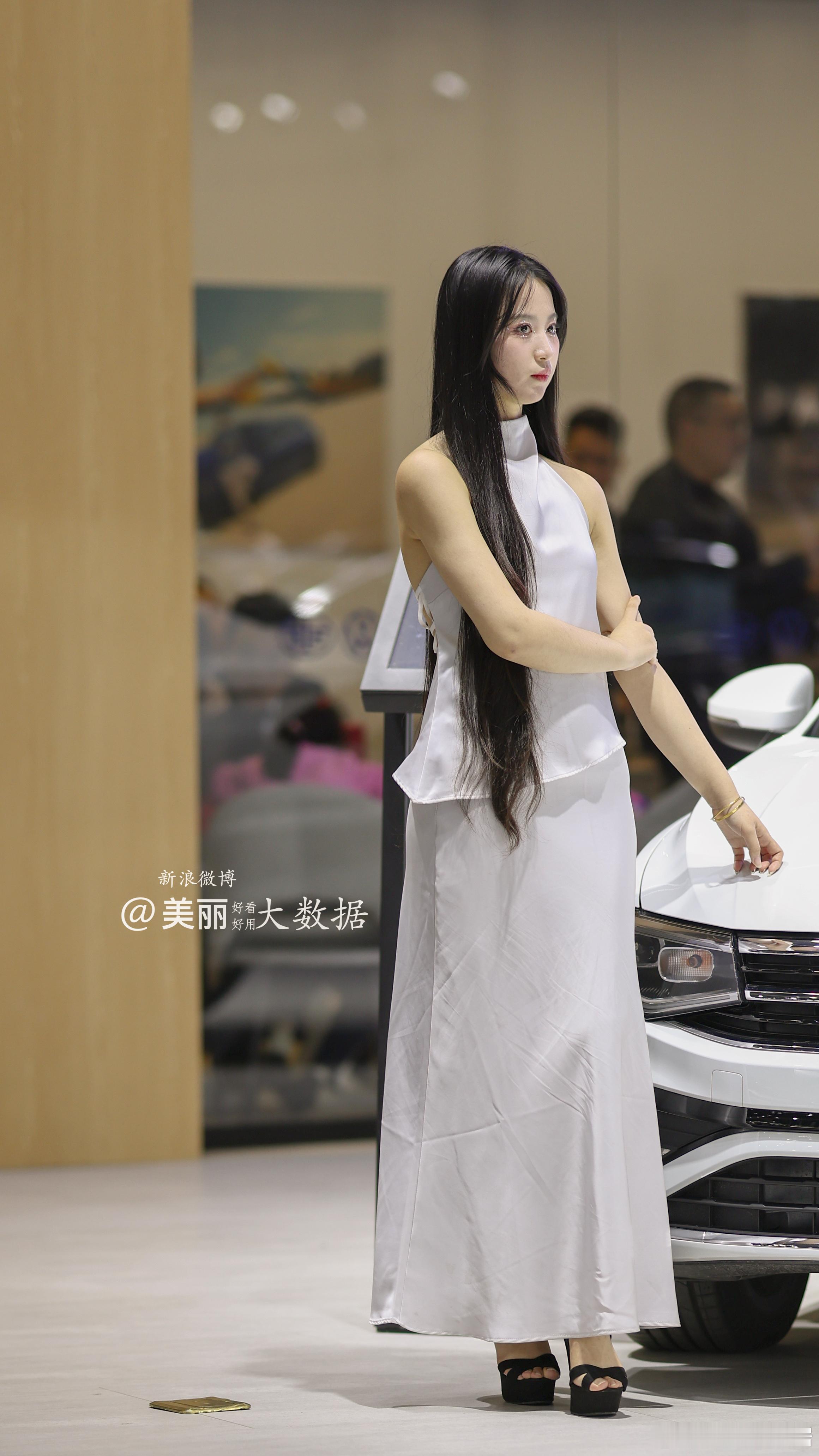 镜头前的娇俏一刻~ 