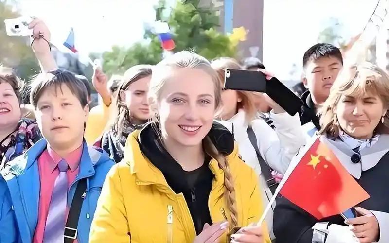 中俄免签协议的严重后果，已经逐渐显现出来了。
   
从2024年开始，中俄之间