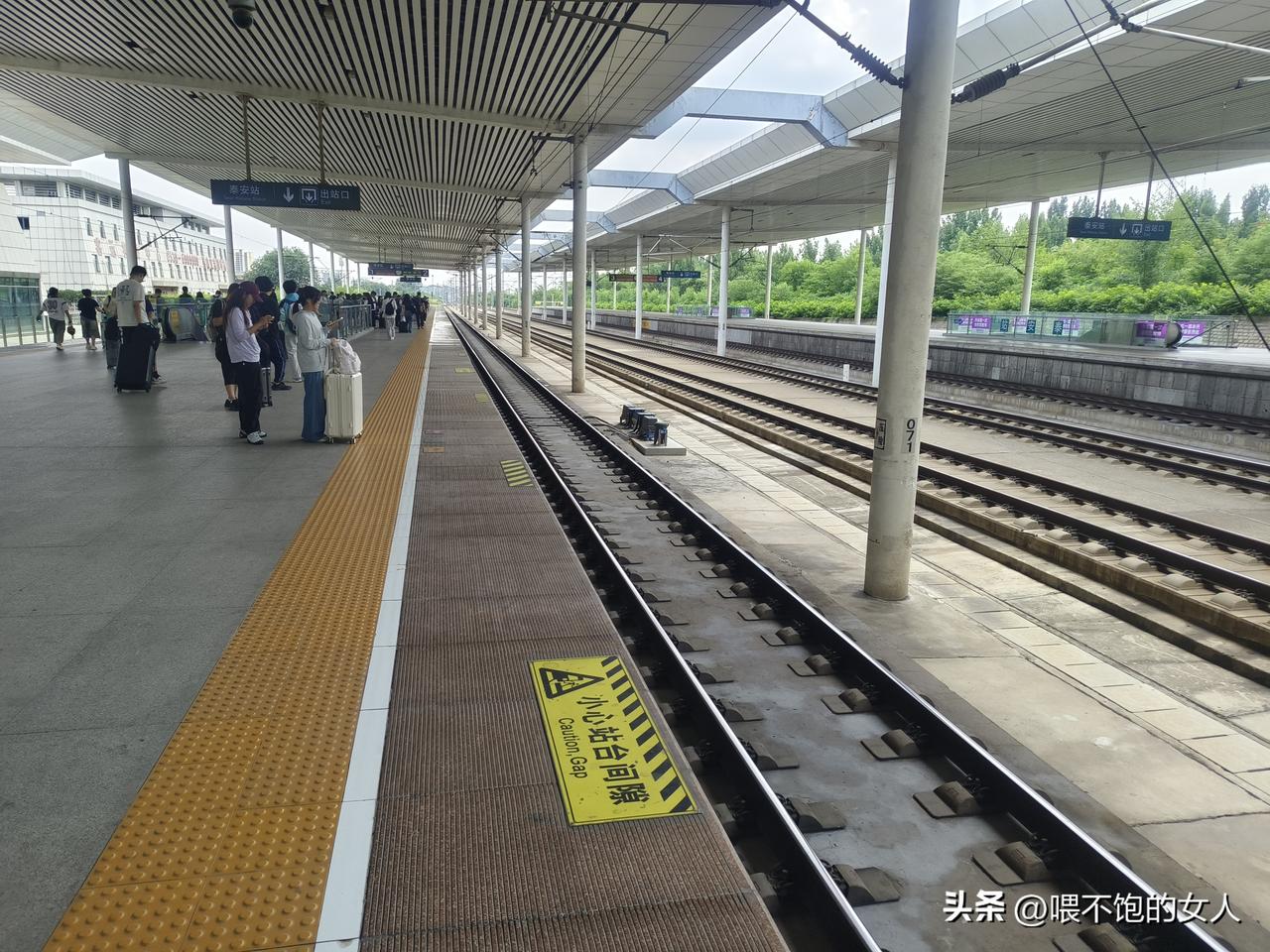 中国🇨🇳高铁🚅就是牛掰！[赞]
坐一次，感叹一次！[捂脸]