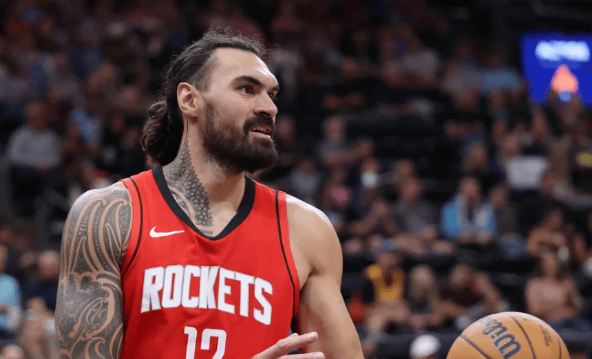 乌杜卡表示，伊森可以出战今天对阵马刺的比赛，亚当斯因脚踝三级扭伤暂无复出时间。马