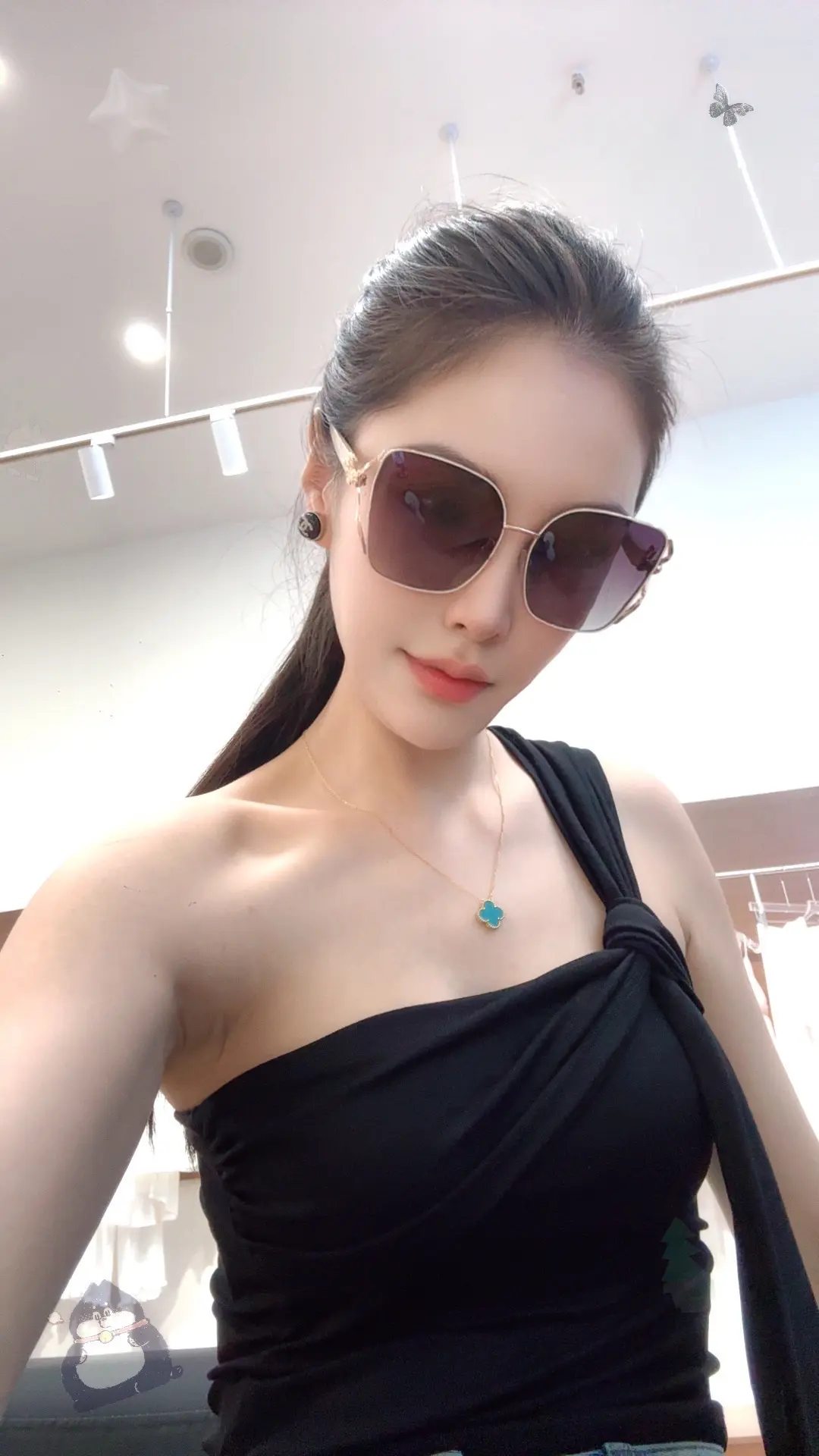 清醒点 在这个谎话连篇的时代 聪明女人钱当头 幼稚女人情入喉