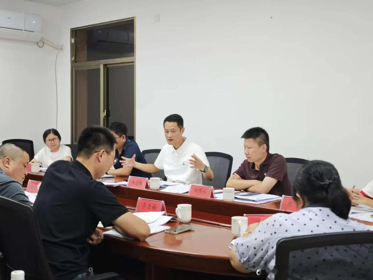 清新福建 7月20日，梅洲乡党委书记林志强牵头召开全乡域在建与策划（推动）项目工