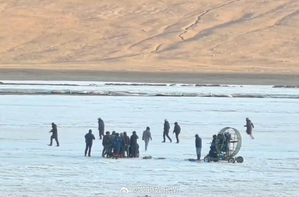 生命树杨紫路透 哪个是杨紫，大家能找到吗[思考]很接地气的妆造 ​​​