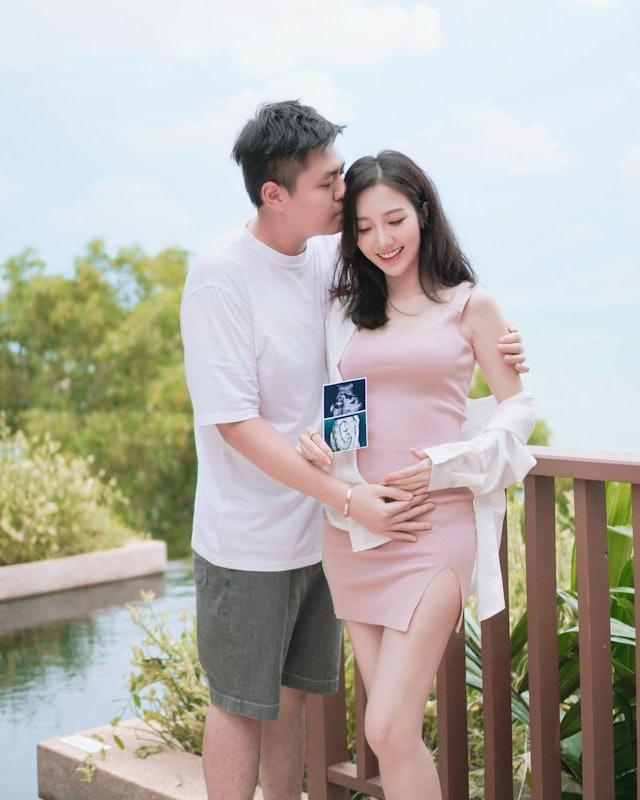 由TVB小花到人妻人母，过去一年对何依婷来说生活起重大变化，由剧接剧不停工作，到