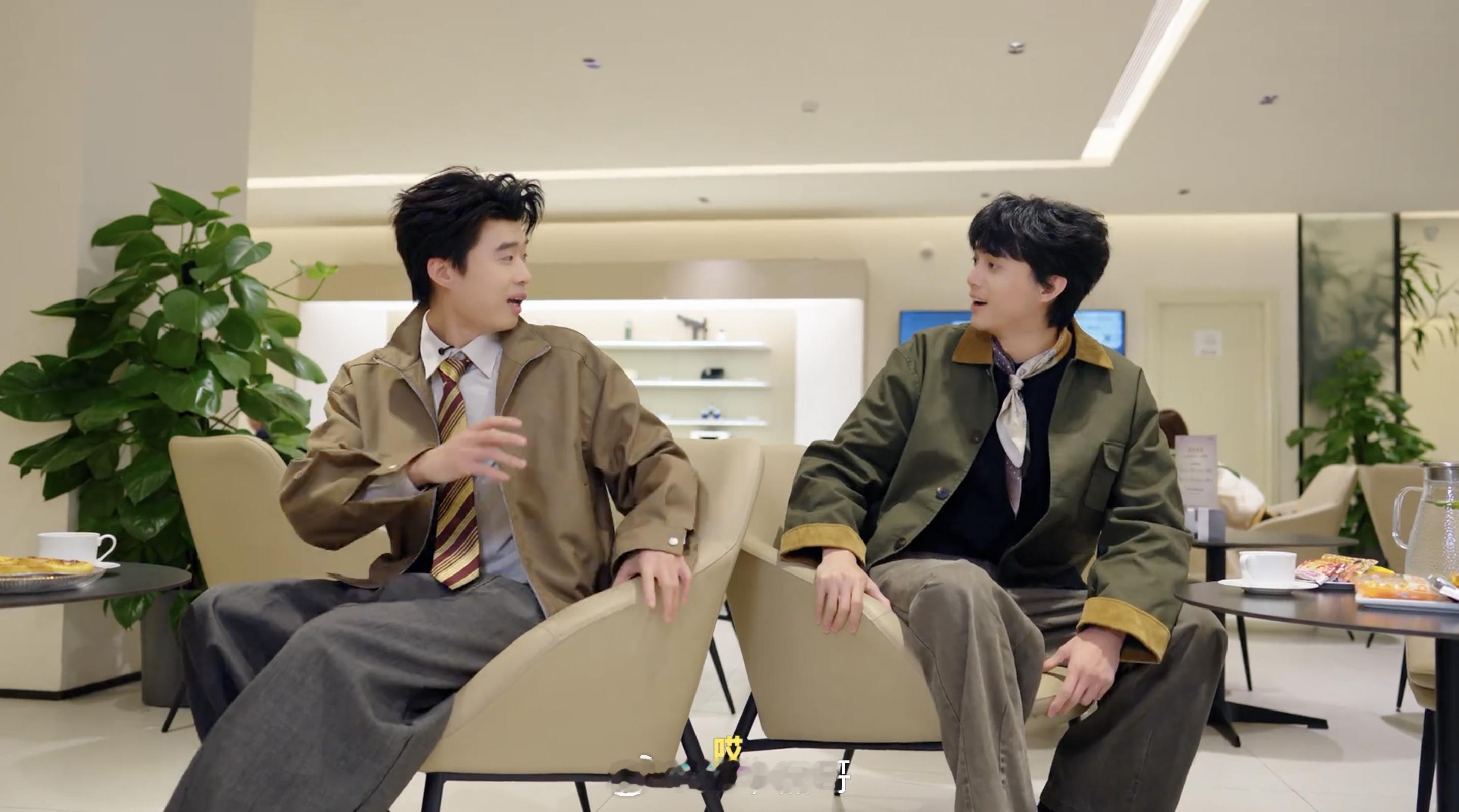 问界M7不给出行设限从喜人冠军到喜提新车，俩兄弟的快乐肉眼可见～能装日常也能赴远