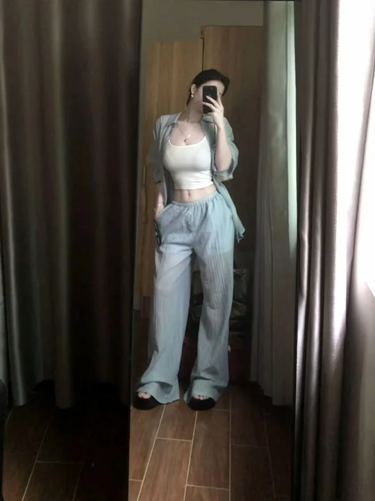 浅蓝色系穿搭尊的很日常慵懒美女感唉～