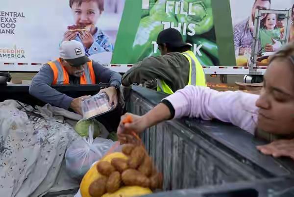 美国政府停摆将破纪录，“现在发生的事前所未有，很多人都在害怕”